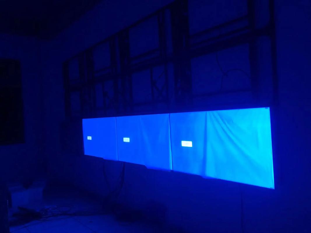 55寸拼接屏3×4安裝順利完成，智能化弱電工程助力安防監控系統優化